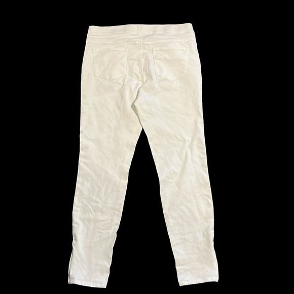White Martha Stewart pants. - Picture 3 of 5
